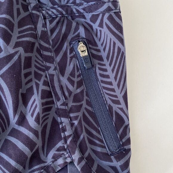 Lululemon Hotty Hot Short Purple Palm Cadet Sz 6 Elastic Waistband Summer Run - Picture 6 of 13